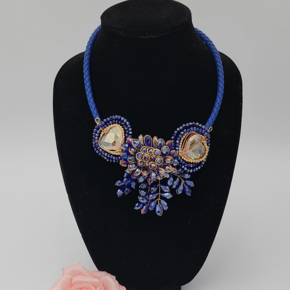 Elegant Blue and Gold Statement Necklace